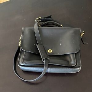 COACH Vintage Colebrook Black Leather Messenger Bag